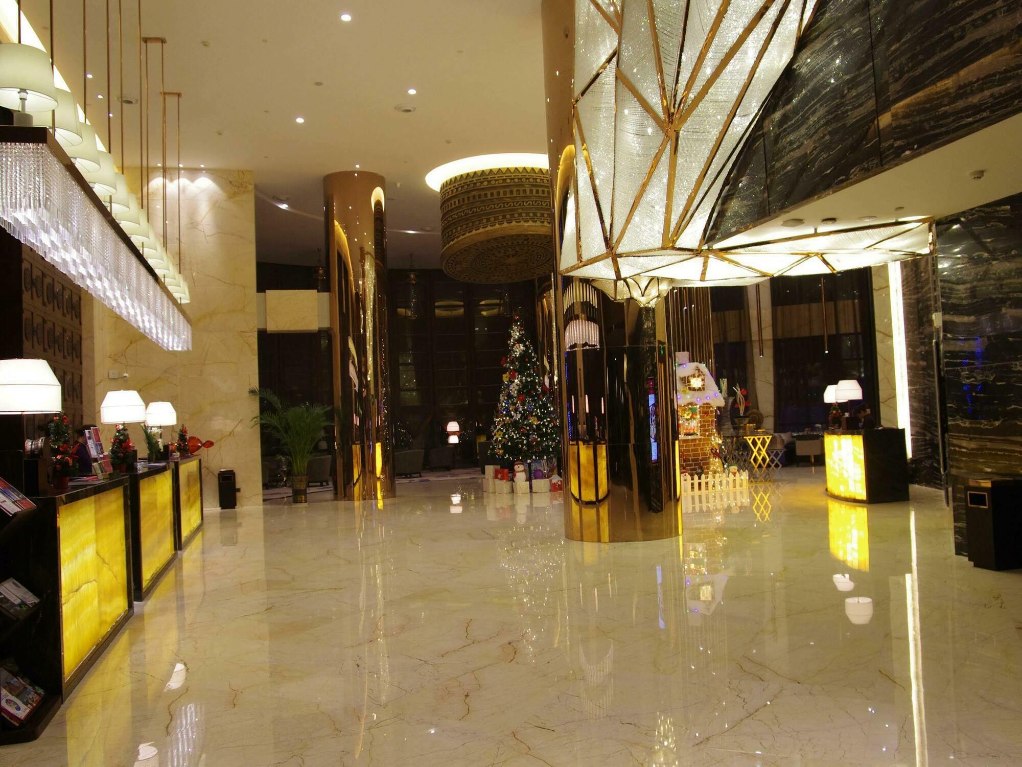 Argyle Grand Hotel Xingyi  Ngoại thất bức ảnh
